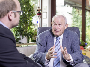 Dr. Günther Beckstein im Gespräch mit meinhoergeraet.de