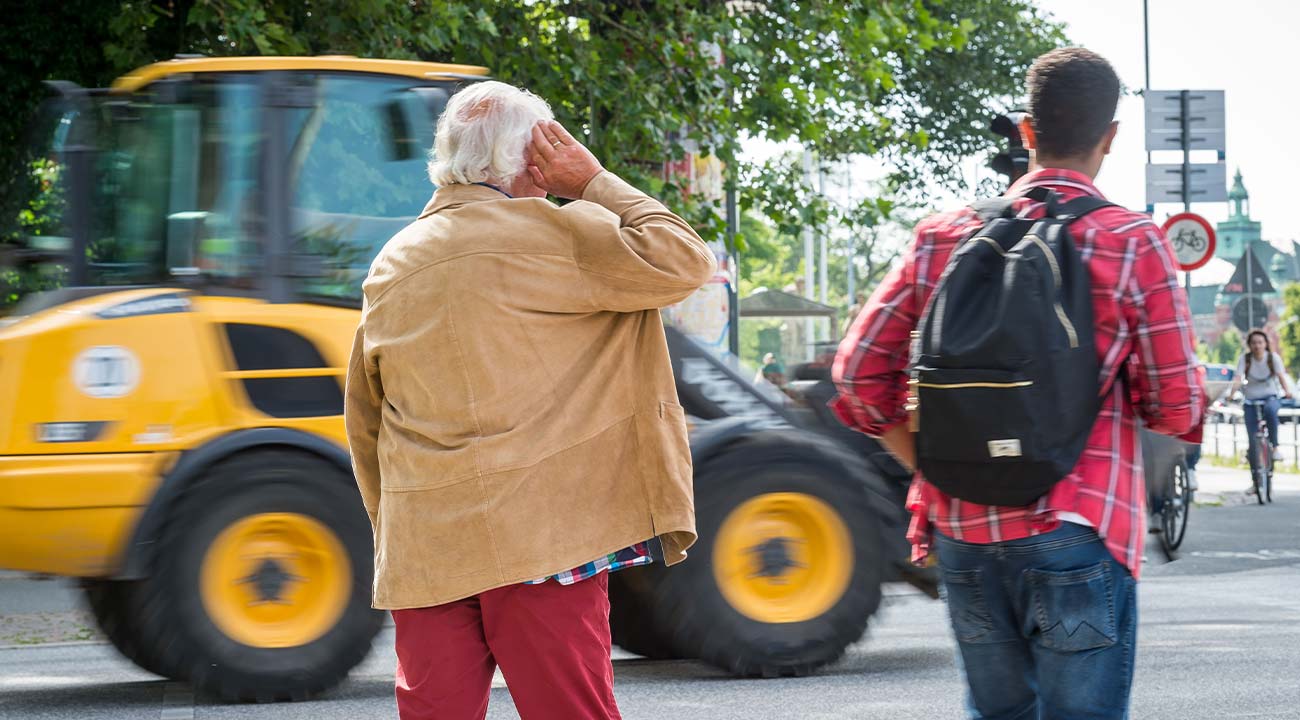 Richtungshören schützt im Straßenverkehr: Aktionstag zur Verkehrssicherheit