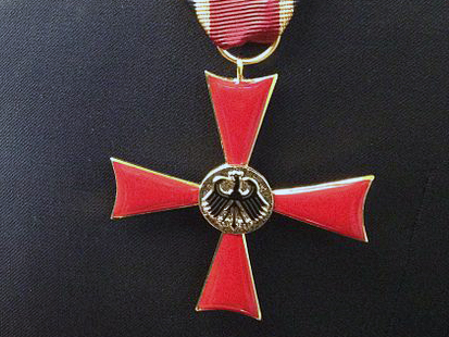 Werner Köttgen erhält Bundesverdienstkreuz Werner Köttgen erhält Bundesverdienstkreuz
