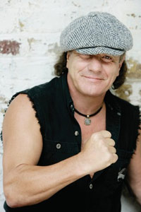 Brian Johnson Hoergeraet schwerhoerig