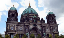 mit Hörgeräten in Berlin mit Hörgeräten in Berlin