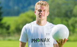 Simon Ollert Fussballcamp für schwerhörige Kinder